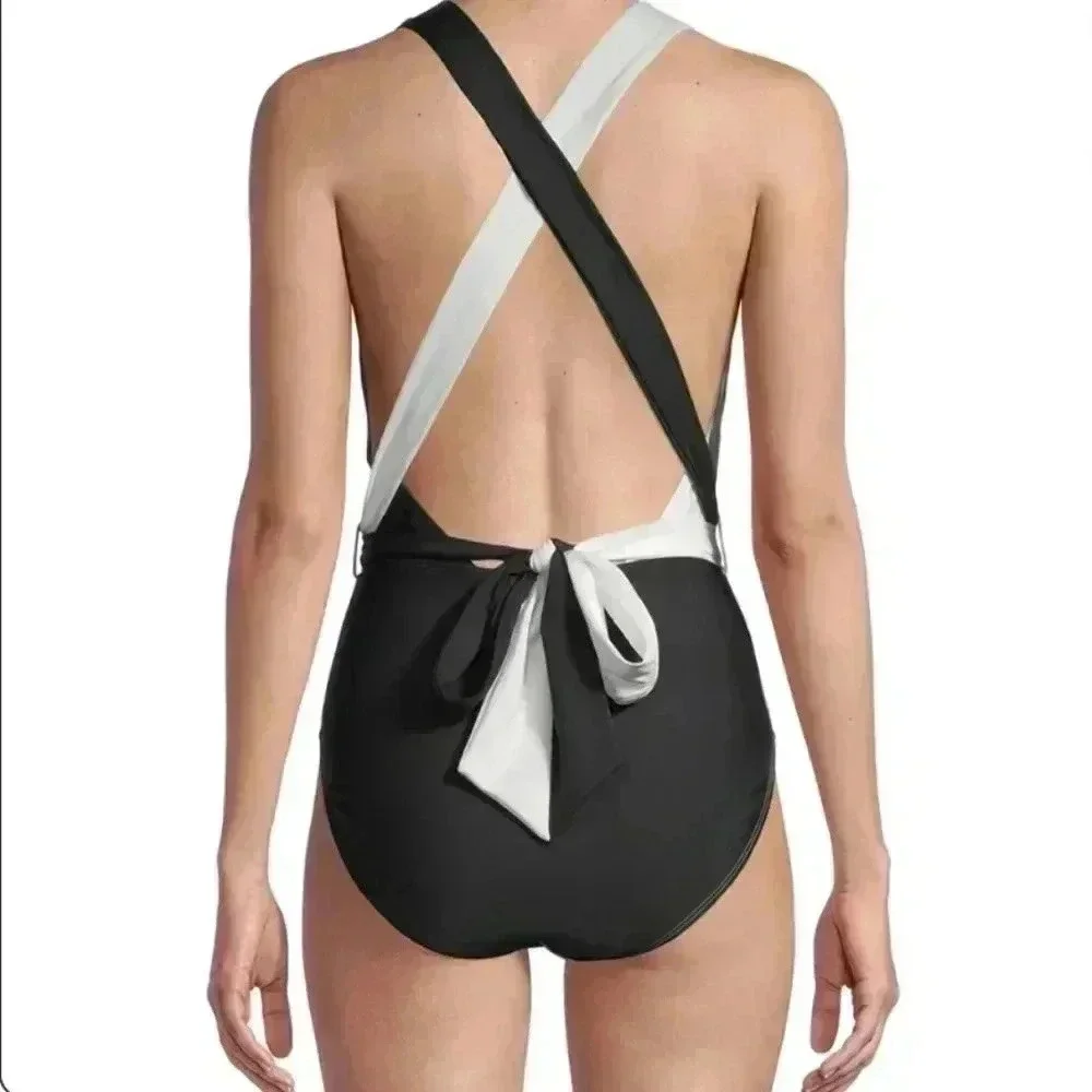 Time and Tru Black and White Colorblock one piece Swimsuit - Picture 3 of 12
